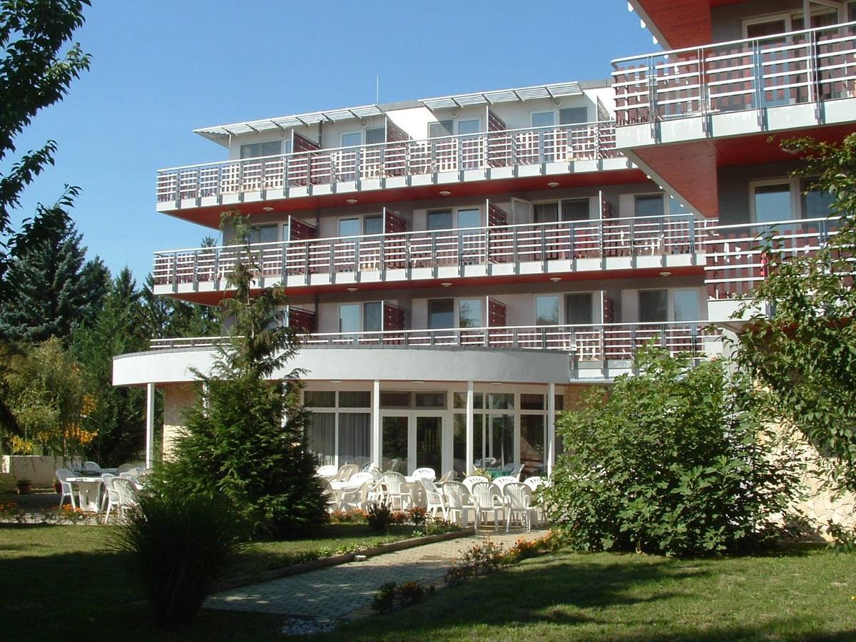 Well Hotel Harkan Exterior foto